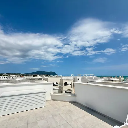 Doride Panoramic & Pool, A 50m Dal Mare